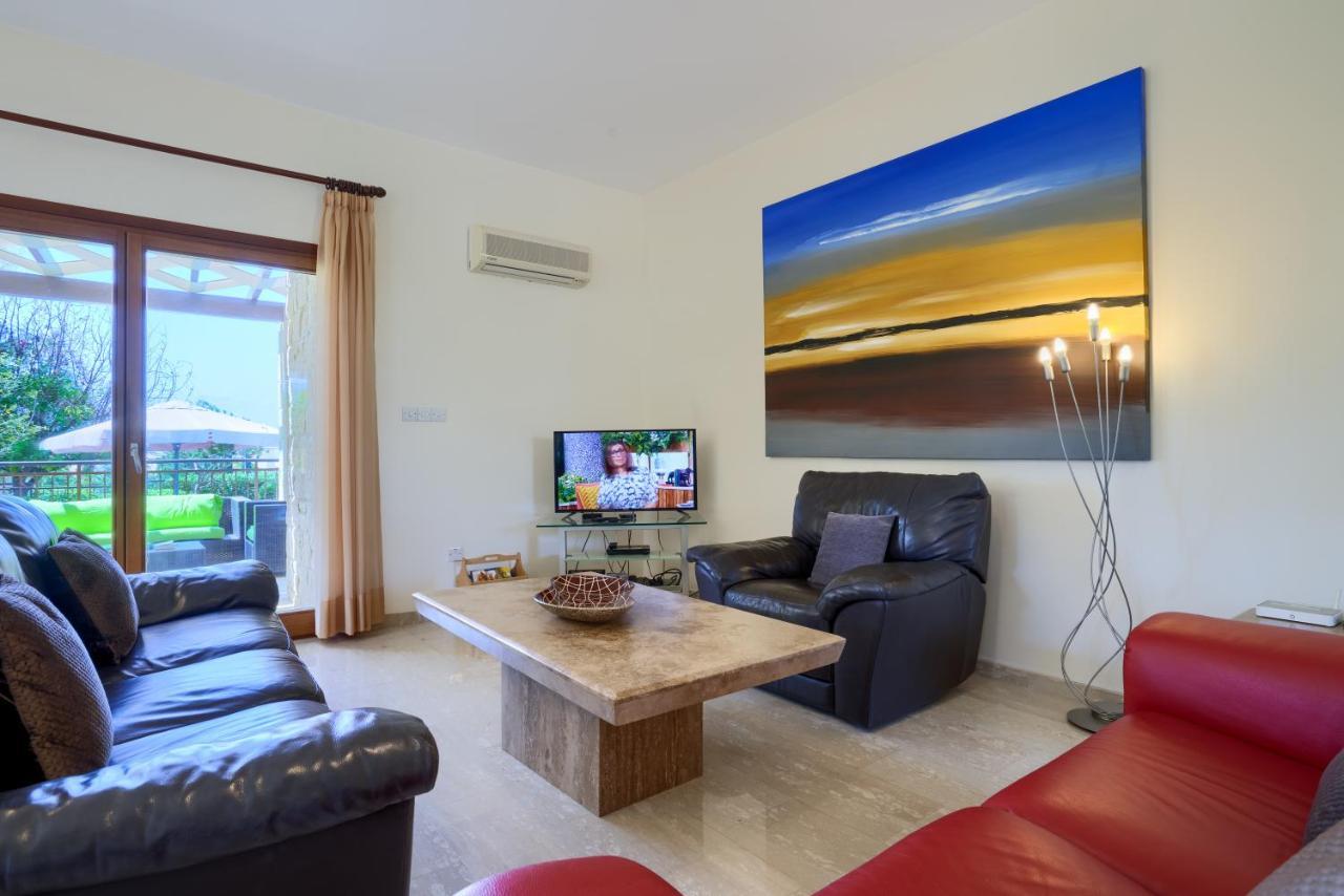 3 Bedroom Villa Madelini With Private Pool, Aphrodite Hills Resort Kouklia Bagian luar foto