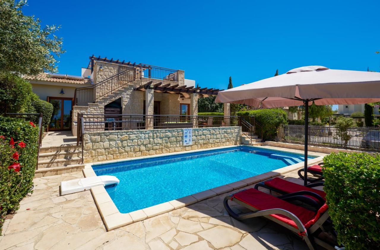 3 Bedroom Villa Madelini With Private Pool, Aphrodite Hills Resort Kouklia Bagian luar foto