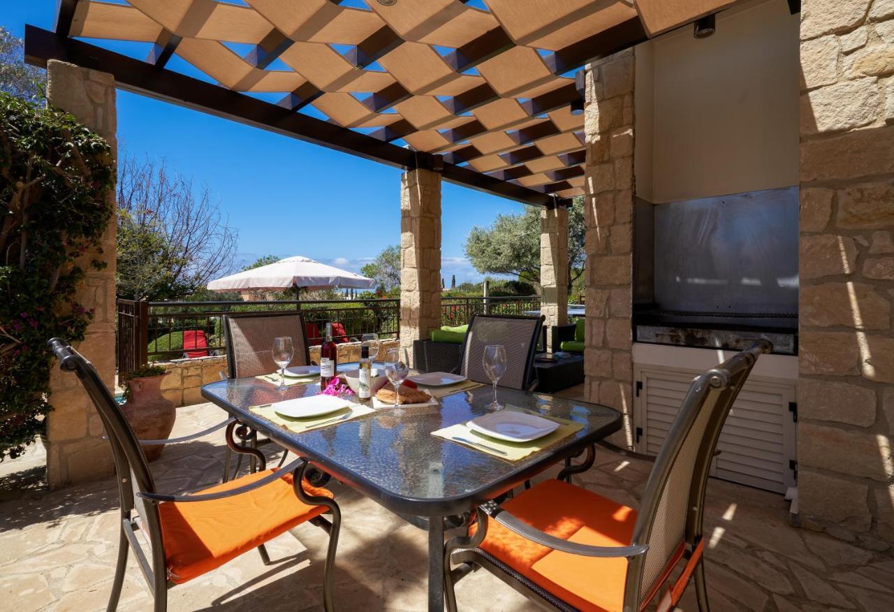 3 Bedroom Villa Madelini With Private Pool, Aphrodite Hills Resort Kouklia Bagian luar foto