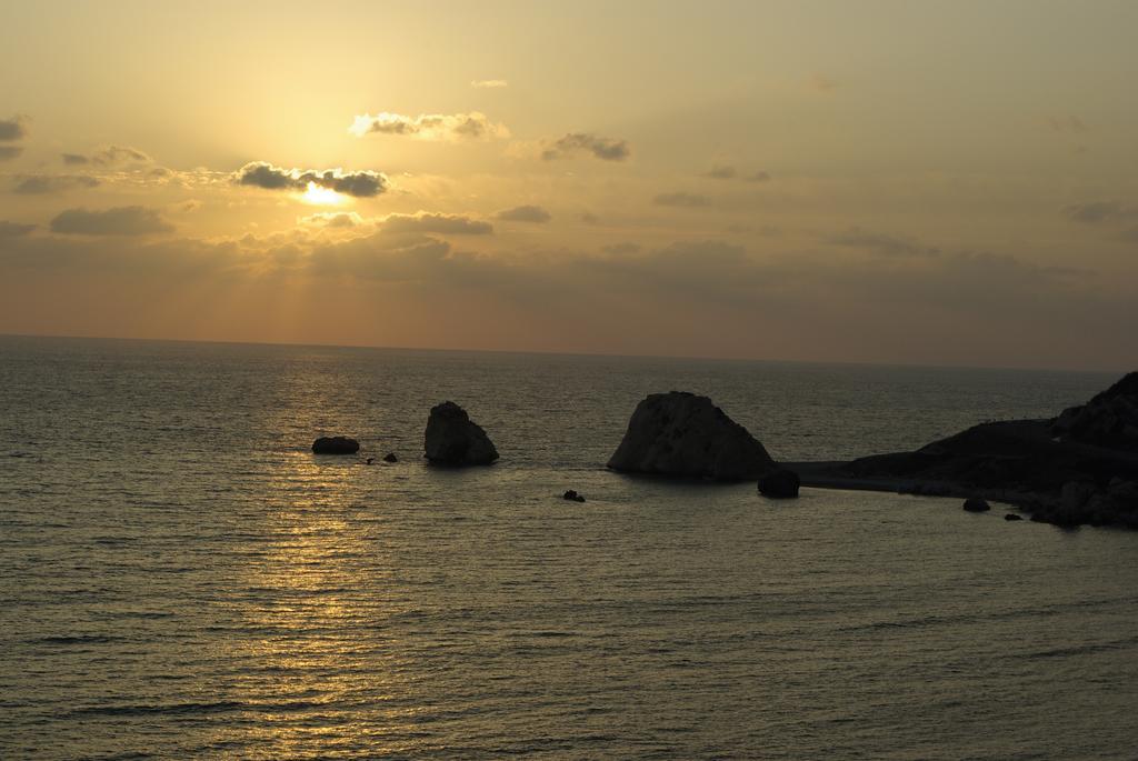 3 Bedroom Villa Madelini With Private Pool, Aphrodite Hills Resort Kouklia Bagian luar foto